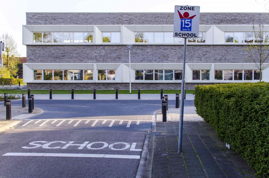 Routeplanners en navigatie-apps moeten straten met scholen vermijden?