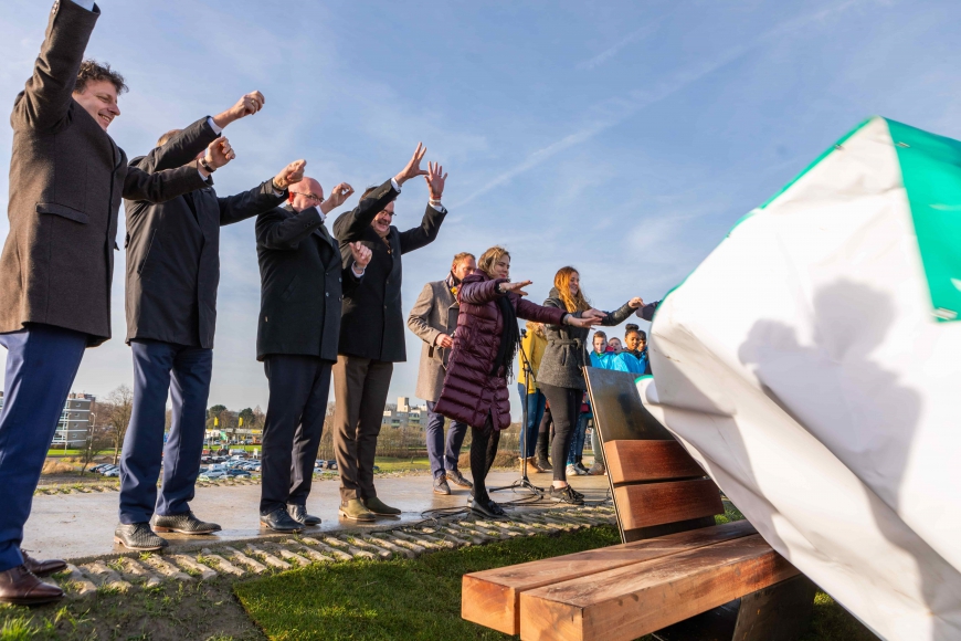 Groningse zeedijk vanaf vandaag officieel 'dijk veilig' én aardbevingsbestendig