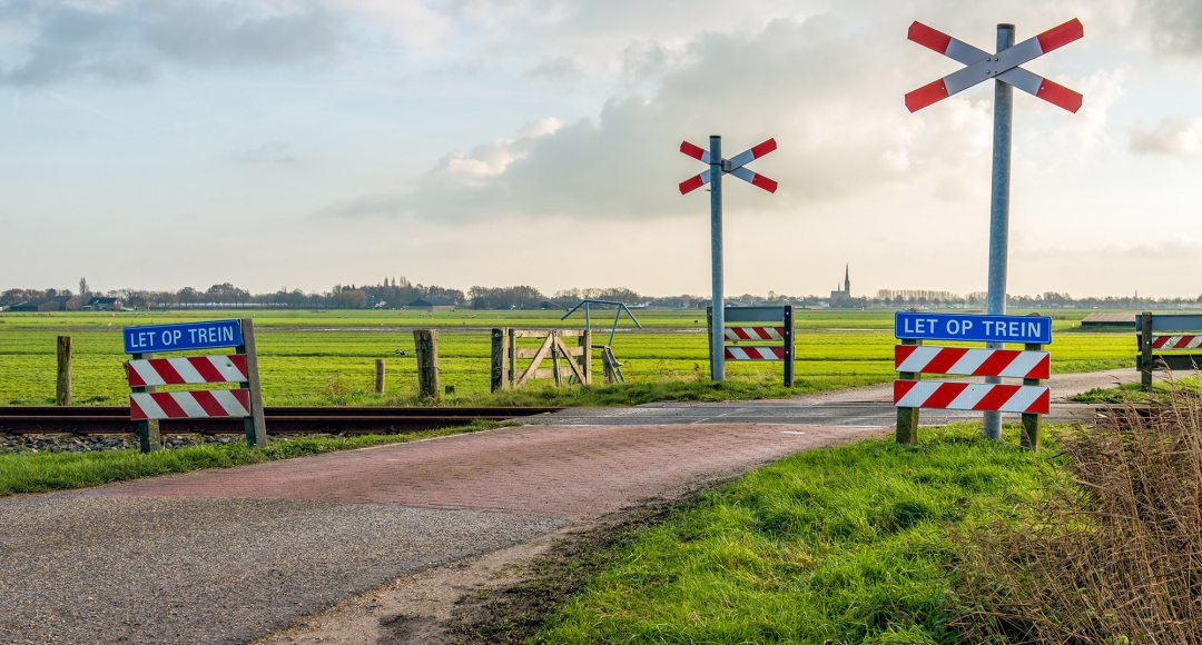 'Het einde van de onbewaakte spoorwegovergang is nabij'