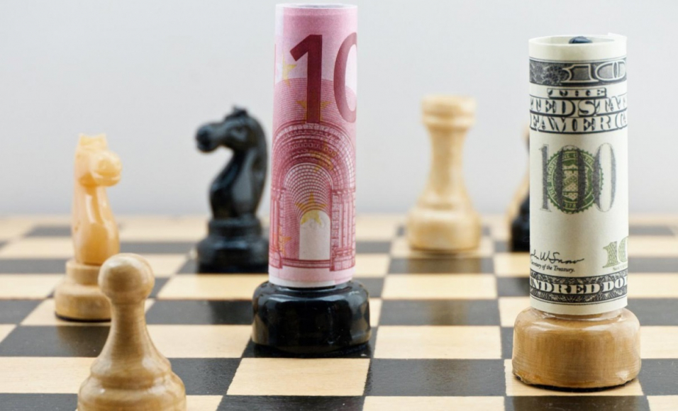 chess pieces with money